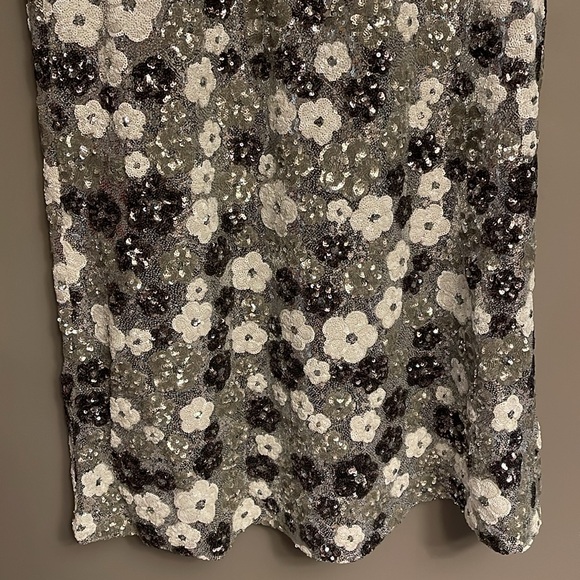 🔥🔥NWT Anthropologie Mock-Neck Floral Sequin Mini Dress - sz S/M - Picture 9 of 13